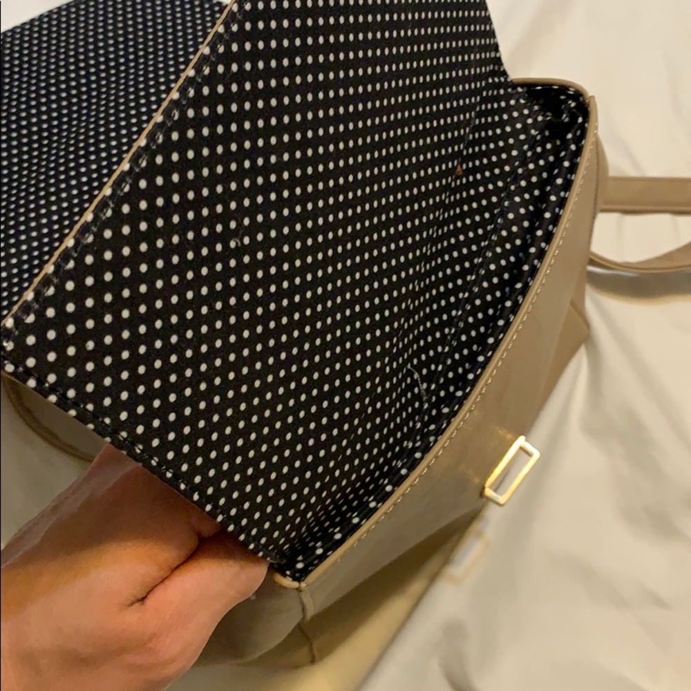 Backpack - Picture 4 of 9